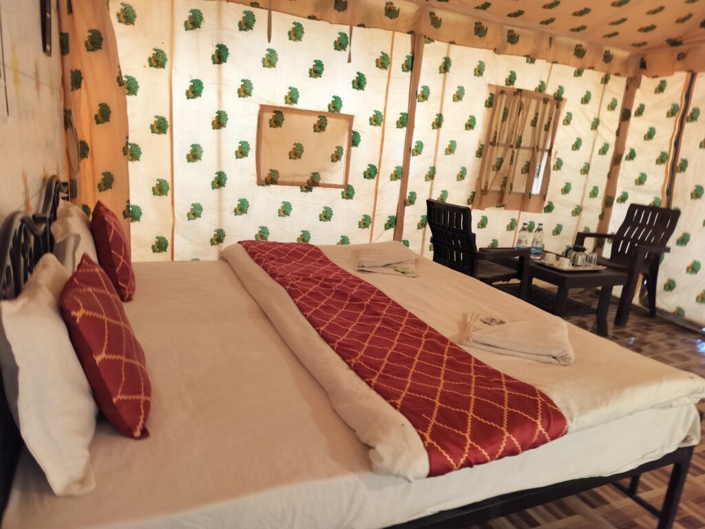 light-moon-premium-tent-attached-bathroom.6jpg