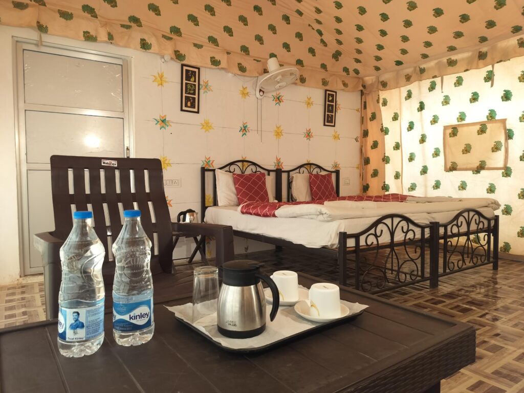 light-moon-premium-tent-attached-bathroom(1)