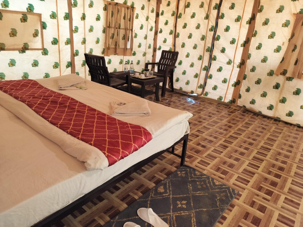 light-moon-premium-tent-attached-bathroom7